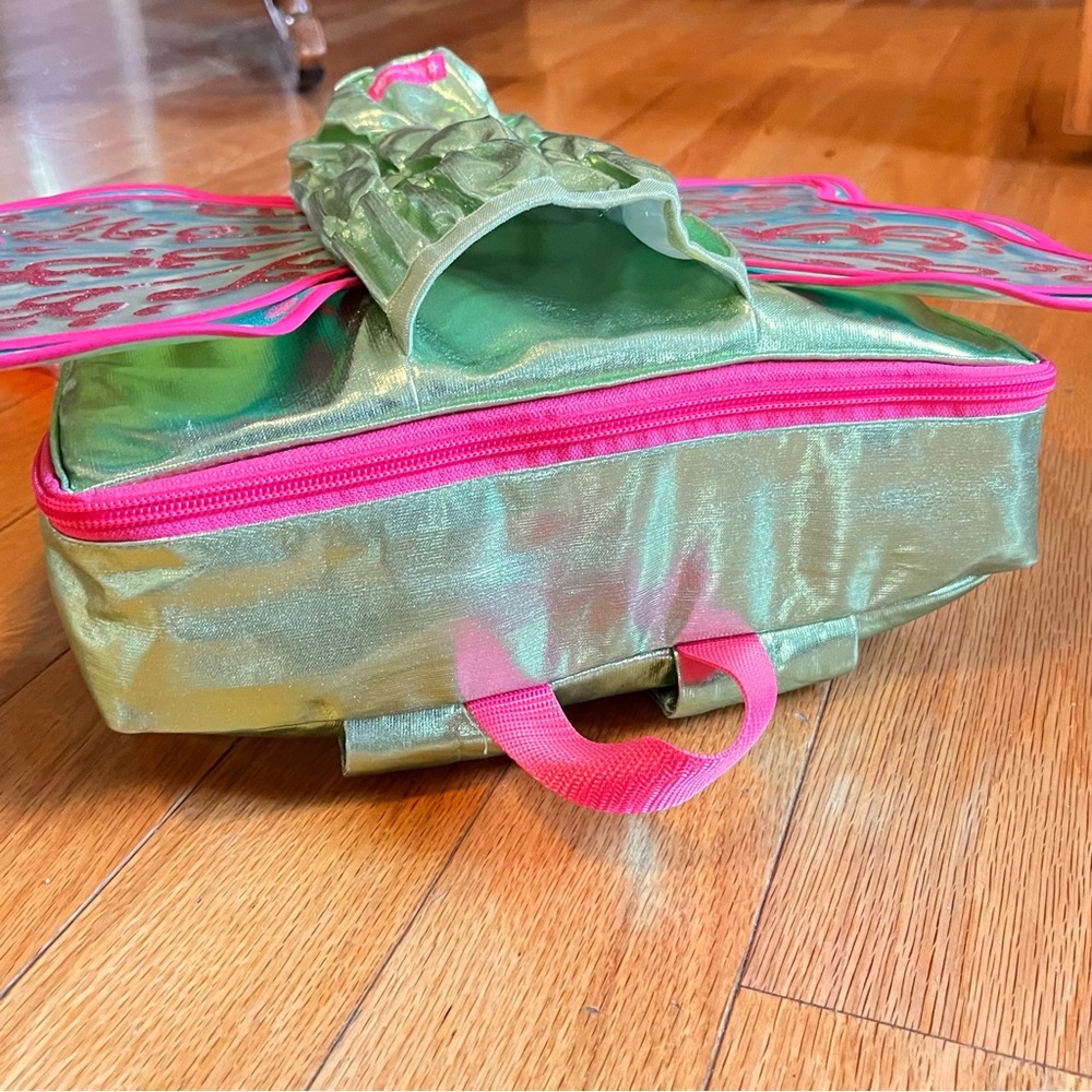 American Girl WellieWishers Flutter Wings Doll Carrier Pink and Green - Picture 6 of 13